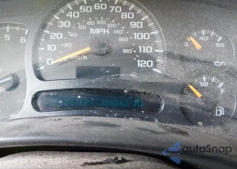 2005 Chevrolet Suburban 1500 Ls z USA, uszkodzony, nr VIN 3GNEC16Z25G132924